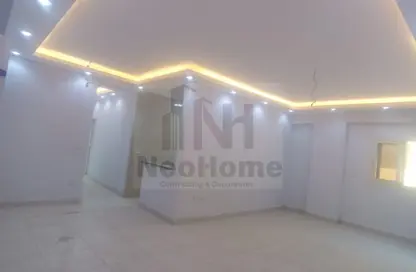 شقة - 3 غرف نوم - 2 حمامات للايجار في المجاورة الاولي - المنطقة الاولي - مدينة الشروق - القاهرة