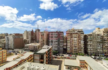 Apartment - 3 Bedrooms - 3 Bathrooms for sale in Mohamed Fawzy Moaz St. - Smouha - Hay Sharq - Alexandria