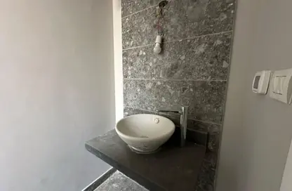 Apartment - 3 Bedrooms - 3 Bathrooms for sale in Village West - Sheikh Zayed Compounds - Sheikh Zayed City - Giza Apartment - 3 Bedrooms - 3 Bathrooms for sale in Village West - Sheikh Zayed Compounds - Sheikh Zayed City - Giza