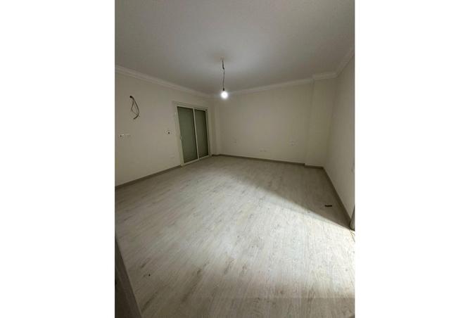 8601012 - Property Image 2