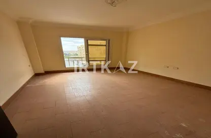 شقة - 3 غرف نوم - 2 حمامات للبيع في B12 - مدينتي - القاهرة