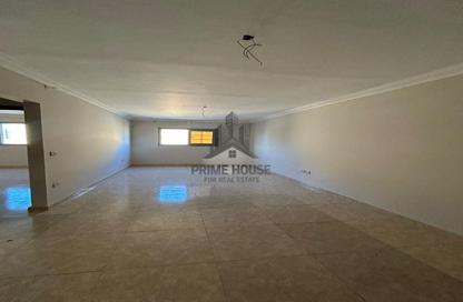 Apartment - 2 Bedrooms - 1 Bathroom for sale in Mostafa Kamel St. - Abu Qir - Hay Than El Montazah - Alexandria