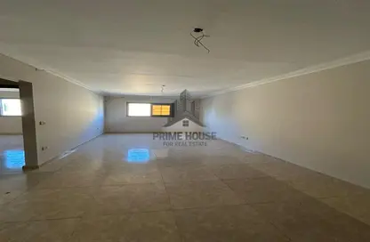 شقة - 2 غرف نوم - 1 حمام للبيع في شارع مصطفي كامل - ابو قير - حي ثان المنتزة - الاسكندرية