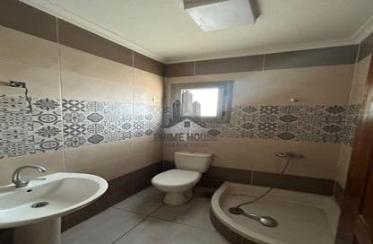 Apartment - 2 Bedrooms - 1 Bathroom for sale in Mostafa Kamel St. - Abu Qir - Hay Than El Montazah - Alexandria
