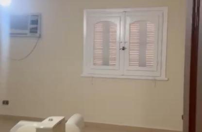 Apartment - 3 - 3 for sale in Moez Al Dawla St. - 6th Zone - Nasr City - Cairo