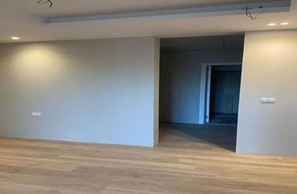 Apartment - 3 Bedrooms - 3 Bathrooms for sale in Village West - Sheikh Zayed Compounds - Sheikh Zayed City - Giza