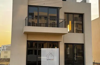 Villa - 4 Bedrooms - 3 Bathrooms for sale in O West - 6 October Compounds - 6 October City - Giza