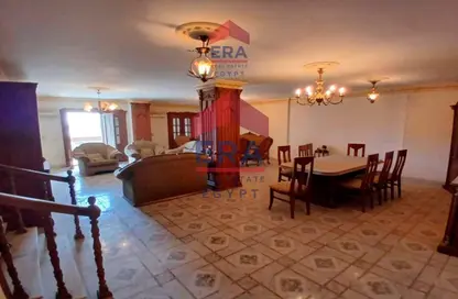 Apartment - 3 Bedrooms - 2 Bathrooms for sale in Al Canal St. - Maadi - Hay El Maadi - Cairo