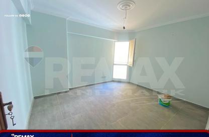 Apartment - 3 - 2 for sale in Nady Smouha Al Riyadi St. - Smouha - Hay Sharq - Alexandria