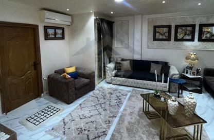 Apartment - 3 Bedrooms - 2 Bathrooms for sale in Abd Al Hameed El Deeb St. - Tharwat - Hay Sharq - Alexandria
