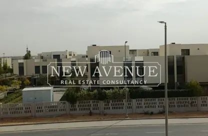 شقة - 3 غرف نوم - 3 حمامات للبيع في كمبوند البروج - كمبوندات الشروق - مدينة الشروق - القاهرة