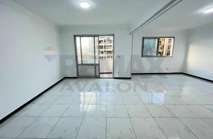 شقة - 3 غرف نوم - 2 حمامات للبيع في بولكلي - حي شرق - الاسكندرية