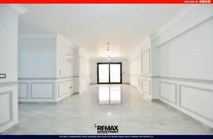 شقة - 3 غرف نوم - 2 حمامات للبيع في شارع مدرسة الريادة - سموحة - حي شرق - الاسكندرية