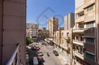شقة - 3 غرف نوم - 2 حمامات للبيع في شارع زين العابدين - محرم بك - حي وسط - الاسكندرية شقة - 3 غرف نوم - 2 حمامات للبيع في شارع زين العابدين - محرم بك - حي وسط - الاسكندرية