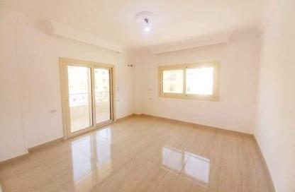 Apartment - 3 Bedrooms - 2 Bathrooms for sale in Al Gezira St. - South Investors Area - New Cairo City - Cairo