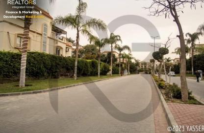 Apartment - 3 Bedrooms - 2 Bathrooms for sale in Hadayek Al Mohandessin - 4th District - Sheikh Zayed City - Giza