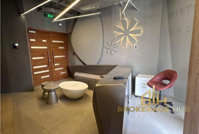 98831785 - Property Image 2