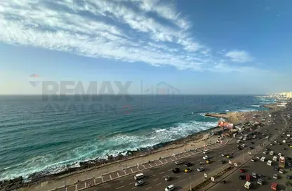 شقة - 3 غرف نوم - 3 حمامات للبيع في كامب شيزار - حي وسط - الاسكندرية