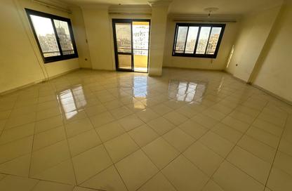 Apartment - 3 Bedrooms - 2 Bathrooms for rent in Street 200 - Degla - Hay El Maadi - Cairo
