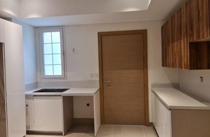Apartment - 4 Bedrooms - 4 Bathrooms for rent in Village West - Sheikh Zayed Compounds - Sheikh Zayed City - Giza