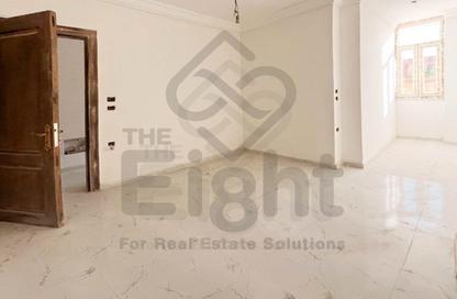 Apartment - 3 Bedrooms - 2 Bathrooms for sale in Canal Al Mahmoudya Bahari St. - Moharam Bek - Hay Wasat - Alexandria