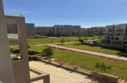 شقة - 2 غرف نوم - 2 حمامات للبيع في كمبوند فيلدج جاردن القطامية - كمبوندات التجمع الخامس - التجمع الخامس - مدينة القاهرة الجديدة - القاهرة