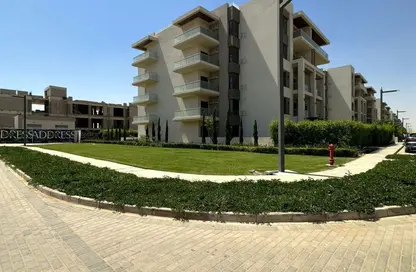 Apartment - 3 Bedrooms - 3 Bathrooms for sale in Village West - Sheikh Zayed Compounds - Sheikh Zayed City - Giza
