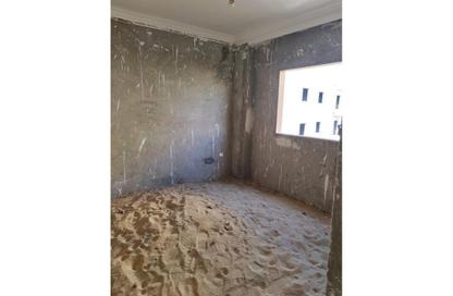 Apartment - 2 Bedrooms - 2 Bathrooms for sale in South Lotus - El Lotus - New Cairo City - Cairo