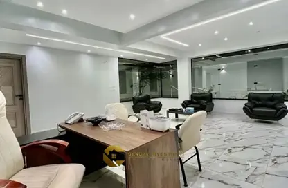 شقة - 4 غرف نوم - 2 حمامات للبيع في كليوباترا بالاس - الحي الخامس - مدينة الشروق - القاهرة