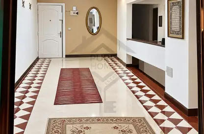 شقة - 3 غرف نوم - 2 حمامات للبيع في طريق الجيش - كامب شيزار - حي وسط - الاسكندرية