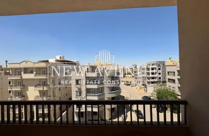Apartment - 4 Bedrooms - 4 Bathrooms for sale in Mostashareen - North Investors Area - New Cairo City - Cairo