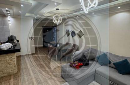 شقة - 3 غرف نوم - 2 حمامات للبيع في B10 - مدينتي - القاهرة