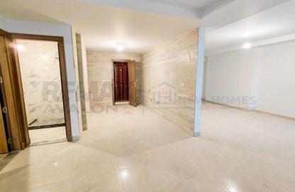 شقة - 3 غرف نوم - 3 حمامات للايجار في سكاي لاين - سموحة - حي شرق - الاسكندرية