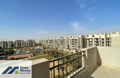 سطح - 3 غرف نوم - 3 حمامات للايجار في مون ريزيدنس - فيفث سكوير - التجمع الخامس - مدينة القاهرة الجديدة - القاهرة