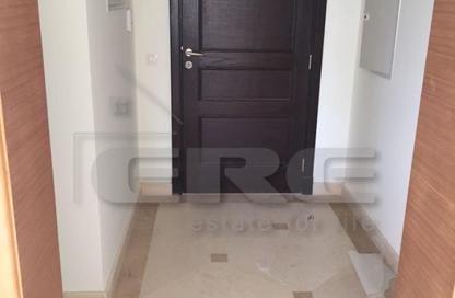 شقة - 3 غرف نوم - 3 حمامات للايجار في سيراس - اب تاون كايرو - المقطم - القاهرة