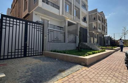 Apartment - 3 Bedrooms - 2 Bathrooms for sale in 8th District - Sheikh Zayed City - Giza