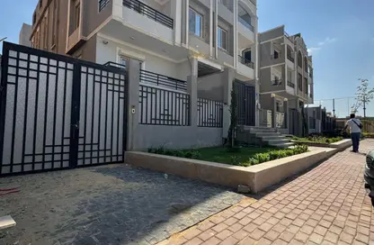 شقة - 3 غرف نوم - 2 حمامات للبيع في الحي الثامن - الشيخ زايد - الجيزة شقة - 3 غرف نوم - 2 حمامات للبيع في الحي الثامن - الشيخ زايد - الجيزة