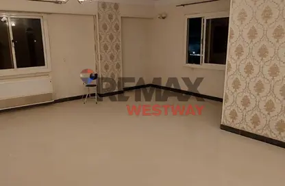 شقة - 4 غرف نوم - 3 حمامات للايجار في 6 ويست - بيفرلي هيلز - كمبوندات الشيخ زايد - الشيخ زايد - الجيزة