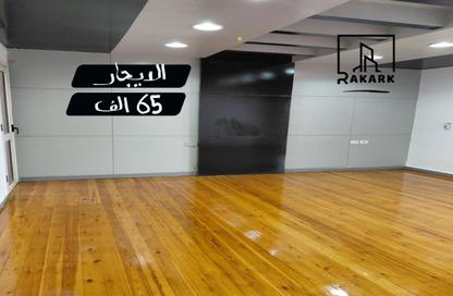 Office Space - Studio - 3 Bathrooms for rent in Ismailia Desert Road - El Nozha El Gadida - El Nozha - Cairo