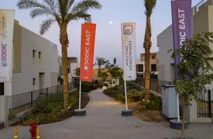 منزل مزدوج - 4 غرف نوم - 5 حمامات للايجار في سوديك ايست - الحي السادس - هليوبوليس الجديدة - القاهرة