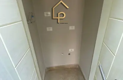 Apartment - 2 Bedrooms - 3 Bathrooms for sale in New Giza - Cairo Alexandria Desert Road - 6 October City - Giza