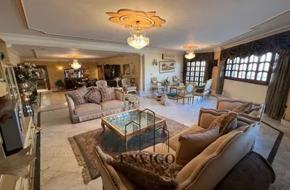 شقة - 3 غرف نوم - 3 حمامات للبيع في شارع السباق - روكسي - مصر الجديدة - القاهرة