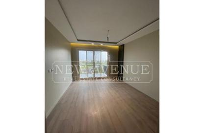Apartment - 3 Bedrooms - 3 Bathrooms for sale in Fountain Side - Uptown Cairo - Mokattam - Cairo