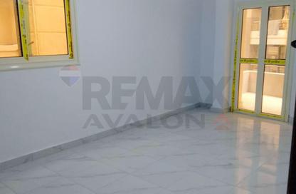 Apartment - 3 Bedrooms - 1 Bathroom for sale in Miami - Hay Awal El Montazah - Alexandria