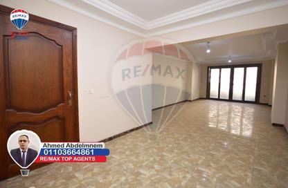 Apartment - 3 Bedrooms - 3 Bathrooms for sale in Laurent - Hay Sharq - Alexandria