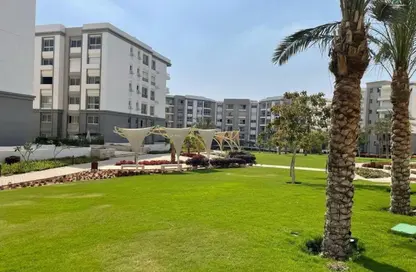 Apartment - 2 Bedrooms - 1 Bathroom for sale in Hyde Park - New Cairo City - Cairo