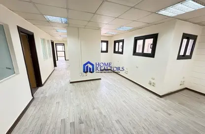 مساحات مكتبية - 8 غرف نوم - 4 حمامات للايجار في شارع كورنيش النيل - المعادي - حي المعادي - القاهرة