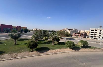 شقة - 4 غرف نوم - 3 حمامات للبيع في المجاورة الخامسة - الحي الثالث شرق - مدينة الشروق - القاهرة