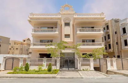 شقة - 4 غرف نوم - 3 حمامات للبيع في المجاورة الخامسة - الحي الثالث شرق - مدينة الشروق - القاهرة