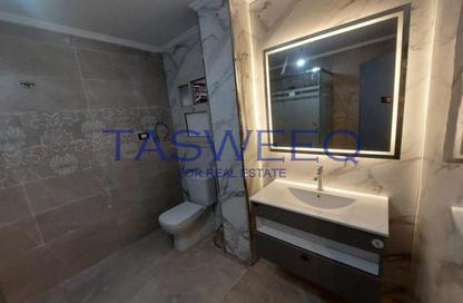 Apartment - 3 Bedrooms - 2 Bathrooms for sale in Ahmed Orabi St. - Mohandessin - Giza